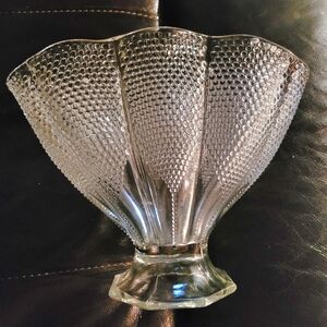 L. E. Smith "Thousand Eyes" Elegant Clear Glass Vase (112)